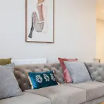 Boutique City Center Apartment